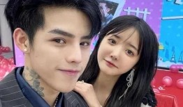 网红殷世航求婚吃瓜视频,吃瓜群众见证甜蜜时刻