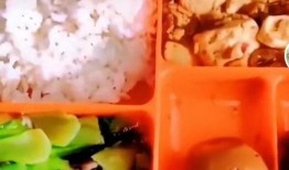 天津配餐爆料者小伙视频,小伙视频揭露后厨真相